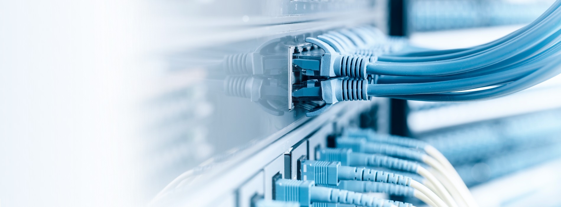 確かな技術と品質で、 お客様に最適な通信環境を